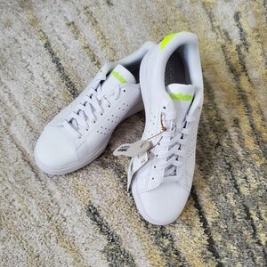 NWT Adidas Advantage 2.0